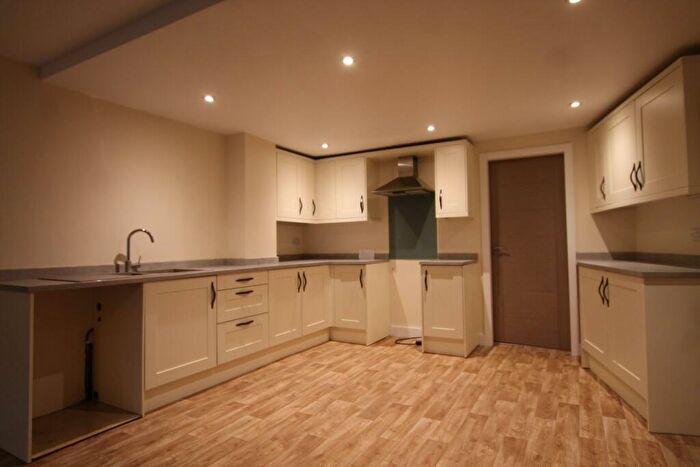 2 Bedroom Flat To Rent In Lister Street, Ilkley, LS29