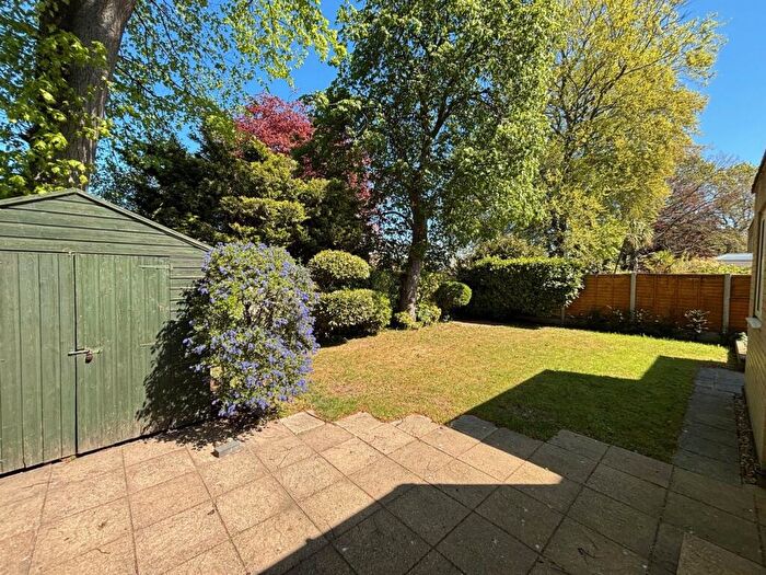 4 Bedroom Detached House For Sale In Kinnaird Close, Bromley, BR1