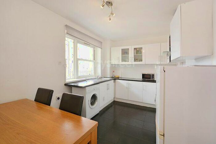3 Bedroom Flat To Rent In Cranleigh Street, Somers Town, NW1
