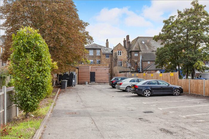 1 Bedroom Flat To Rent In High Street, Egham, TW20