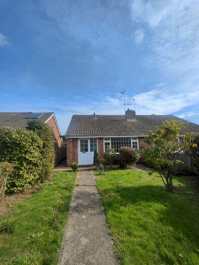 2 Bedroom Bungalow To Rent In Hamelsham Court, BN27