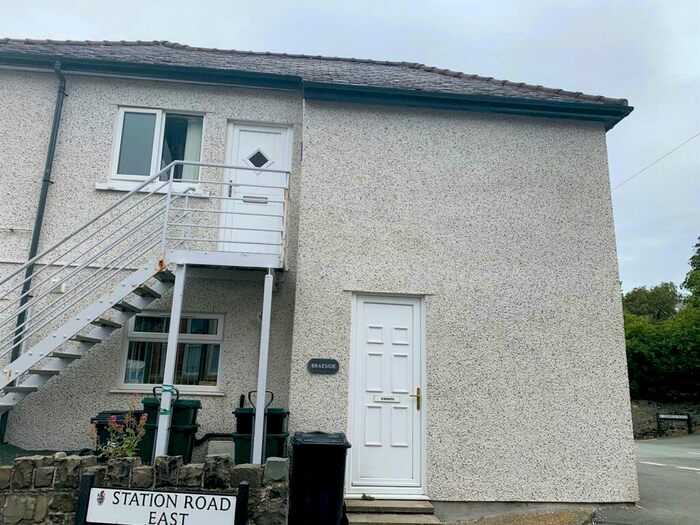 1 Bedroom Flat To Rent In Station Road East, Penmaenmawr, LL34