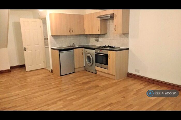 1 Bedroom Flat To Rent In Hackney Road, London, E2