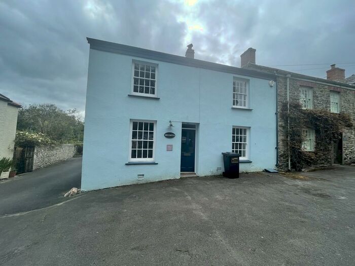 4 Bedroom Cottage To Rent In Charlestown Road, St. Austell, PL25