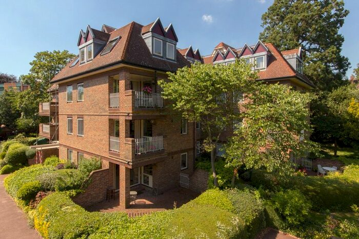 3 Bedroom Flat To Rent In Redwood Lodge, Pinehurst, Grange Road, Cambridge, CB3