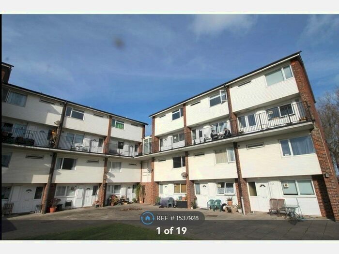 3 Bedroom Maisonette To Rent In Lumsden Road, Southsea, PO4