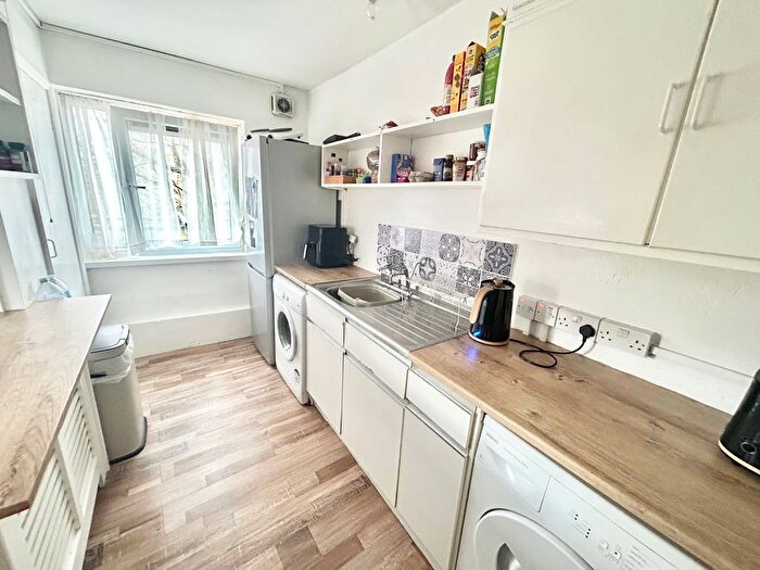 1 Bedroom Flat To Rent In Napier Road, Southampton, SO19