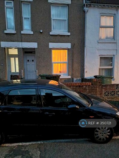 3 Bedroom Terraced House To Rent In Poplar Street, Wellingborough, NN8