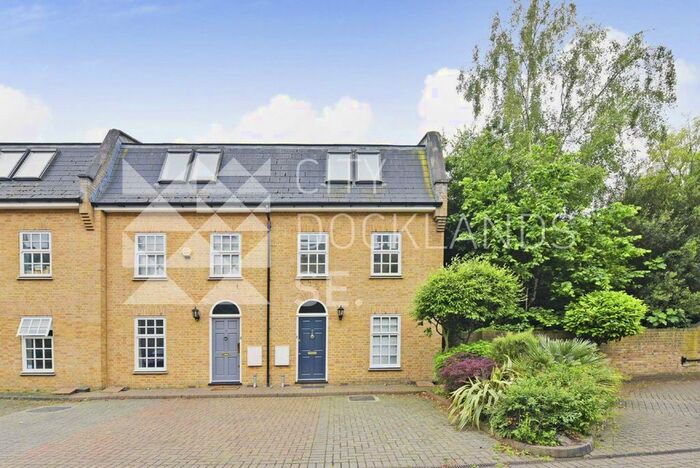 4 Bedroom Terraced House To Rent In Baytree Mews, London SE17