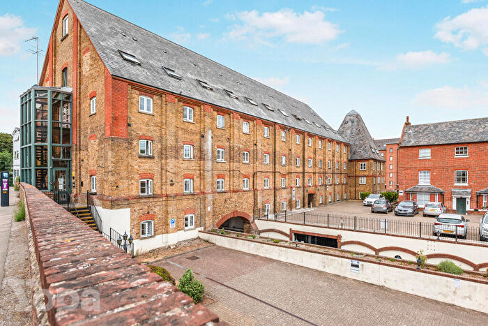 Flat For Sale In Clifton Road, Gravesend, DA11