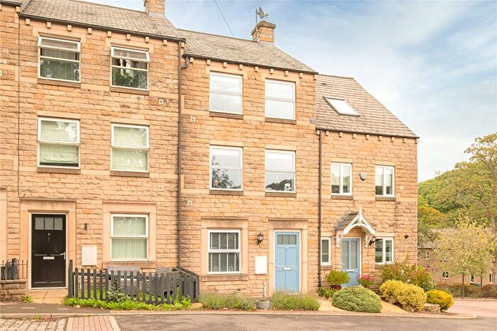 4 Bedroom Terraced House For Sale In Woodland View, Thongsbridge, Holmfirth, HD9