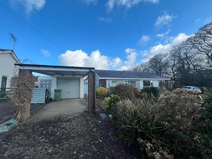 2 Bedroom Semi-Detached Bungalow For Sale In Bryn Tyddyn, Pentrefelin, LL52