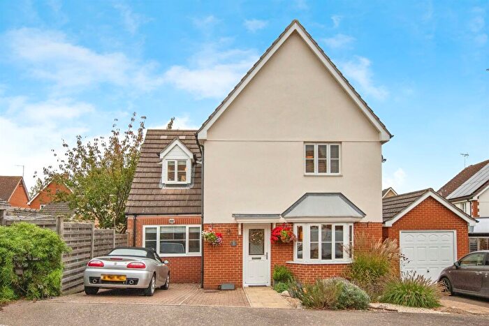 3 Bedroom Detached House For Sale In Springtail Road, Pinewood, Ipswich, IP8