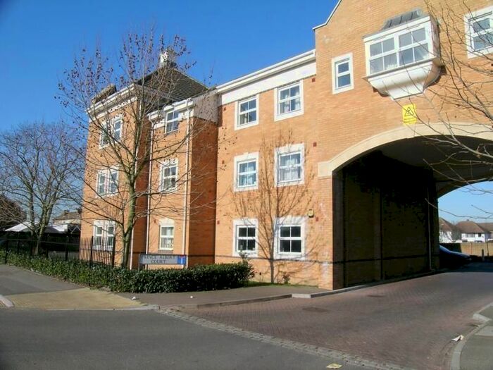 2 Bedroom Flat To Rent In Staines Road West, Sunbury-On-Thames, Surrey, TW16