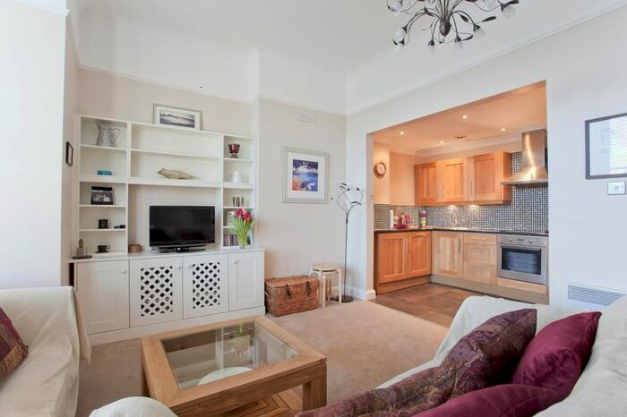 2 Bedroom Flat To Rent In Belmont Court, Highbury New Park, Highbury, N5