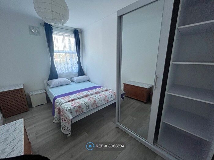 4 Bedroom End Of Terrace House To Rent In Strafford Road, Hounslow, TW3