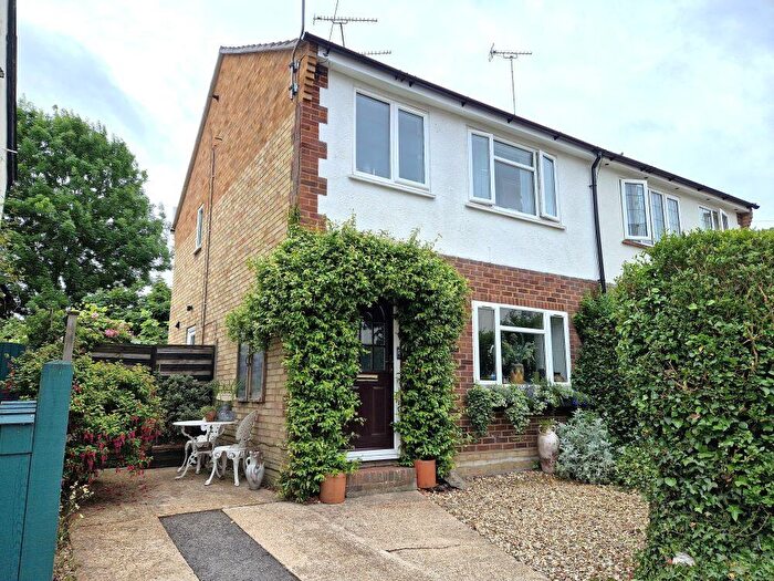 2 Bedroom Semi-Detached House To Rent In Wokingham, Berkshire, RG41