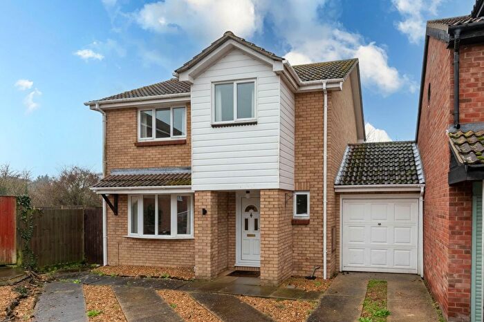 4 Bedroom Detached House For Sale In Balland Field, Willingham, CB24