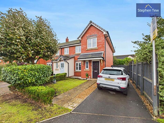 3 Bedroom End Of Terrace House For Sale In Bramley Close, Blackpool, FY4