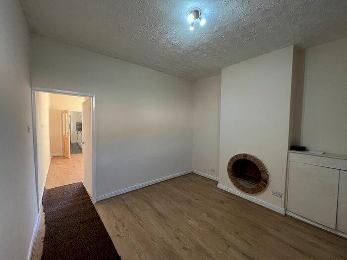 3 Bedroom Terraced House For Sale In Pool Road, Leicester, LE3