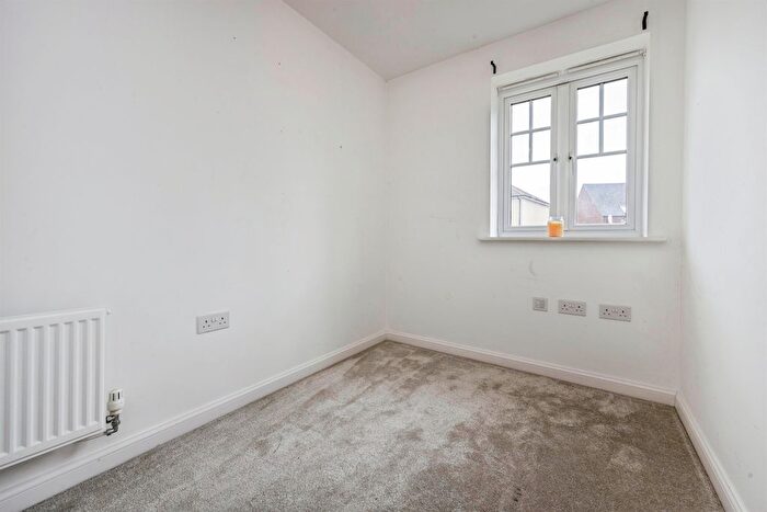 3 Bedroom Semi-Detached House For Sale In Winchell Mews, Great Denham, Bedford, MK40