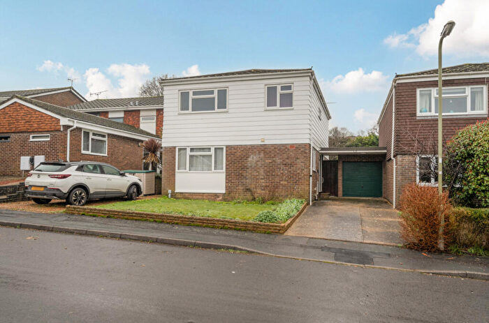 3 Bedroom Detached House For Sale In Rookswood, Alton, Hampshire, GU34