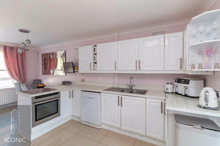 3 Bedroom Terraced House For Sale In Woodforde Road, Norwich, NR7
