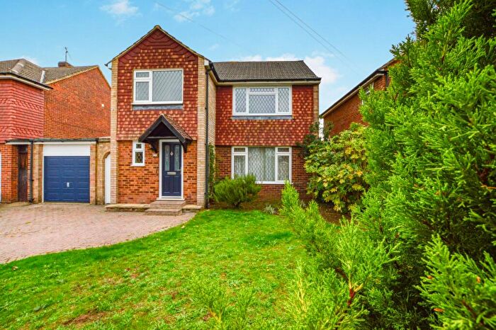 3 Bedroom Detached House To Rent In Godley Road, Byfleet, West Byfleet, Surrey, KT14