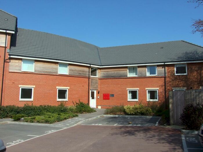 2 Bedroom Flat To Rent In Chain Court, Old Town, Swindon, SN1