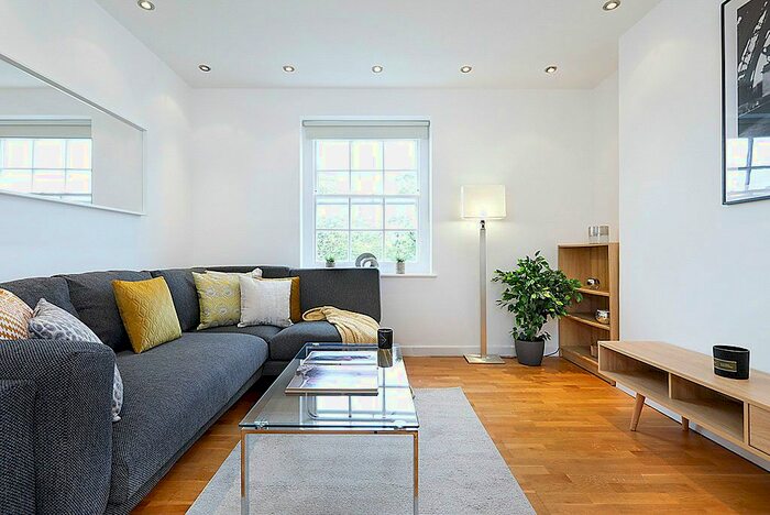 3 Bedroom Flat To Rent In Grove End Road, London, NW8