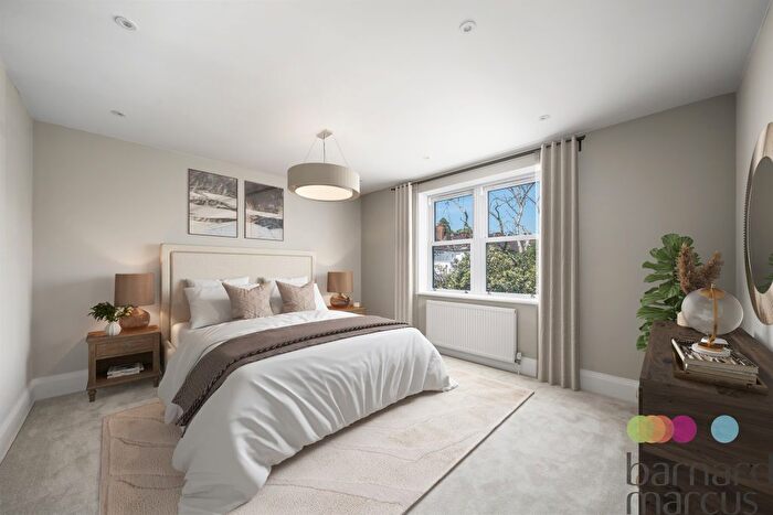 5 Bedroom Detached House For Sale In Bilbrooke Gardens, London, N20