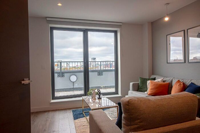 1 Bedroom Apartment For Sale In Merchants Wharf, Manchester, M5