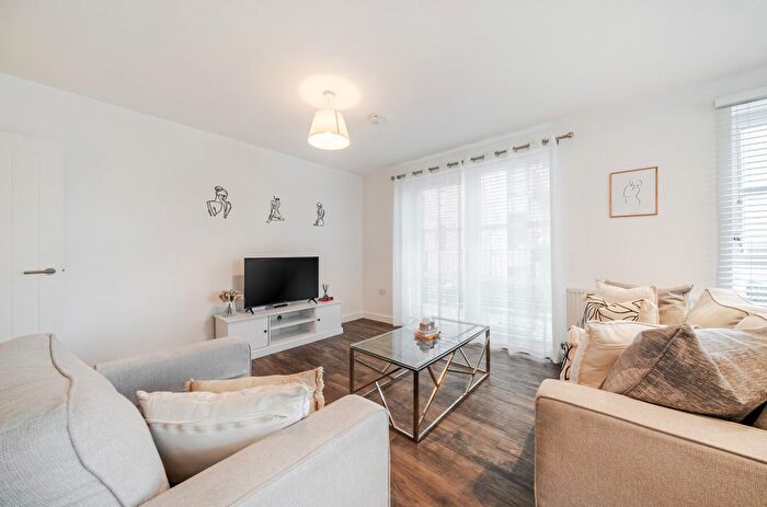 2 Bedroom Flat For Sale In Eastern Avenue, Western Cross, Ebbsfleet Valley, DA10