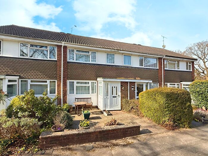 3 Bedroom Terraced House For Sale In Sycamore Avenue, Horsham, RH12