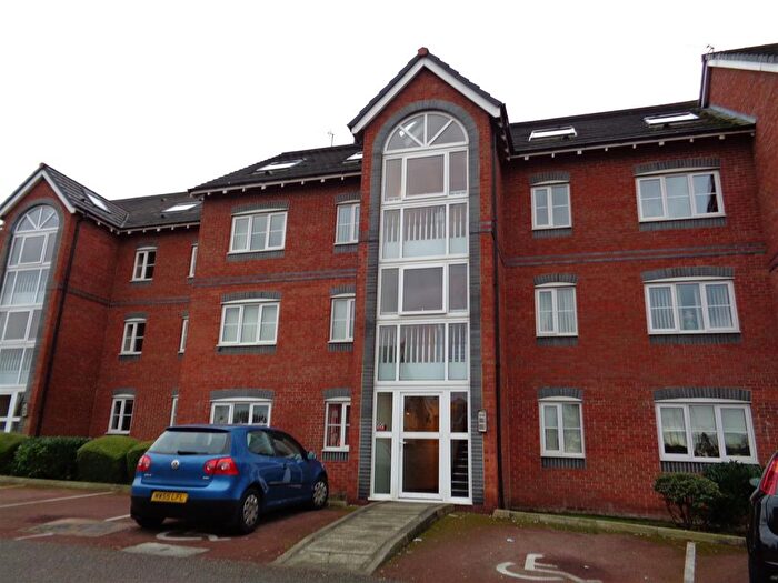 2 Bedroom Flat To Rent In Delph Hollow Way, St. Helens, WA9