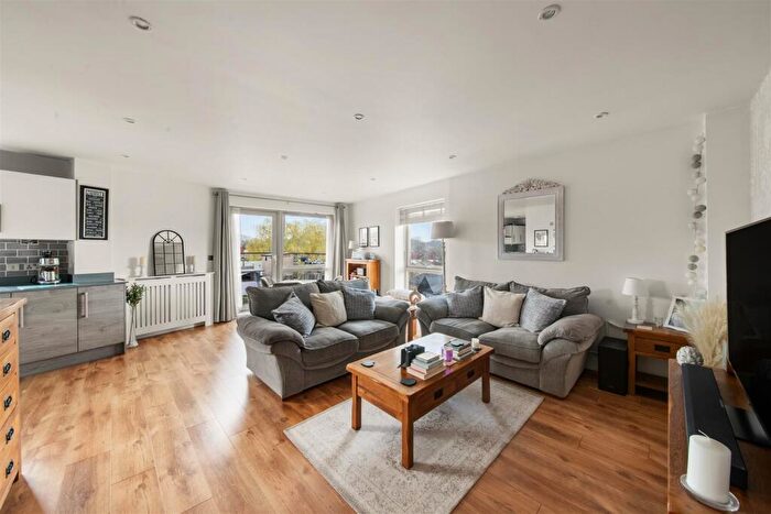 1 Bedroom Apartment For Sale In Snowdrop Mews, Pinner, HA5