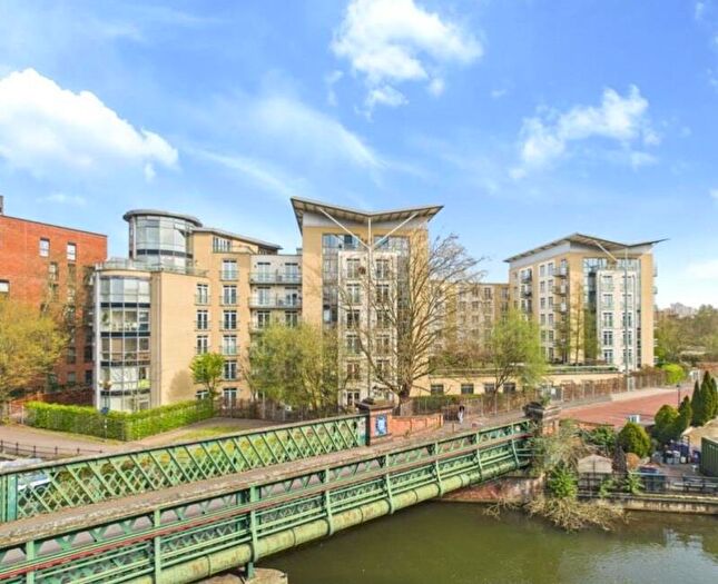 2 Bedroom Flat To Rent In Kenavon Drive, Reading, RG1