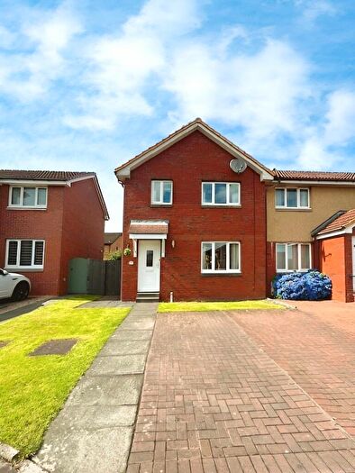 3 Bedroom End Of Terrace House To Rent In Torlea Place, Larbert, Stirlingshire, FK5