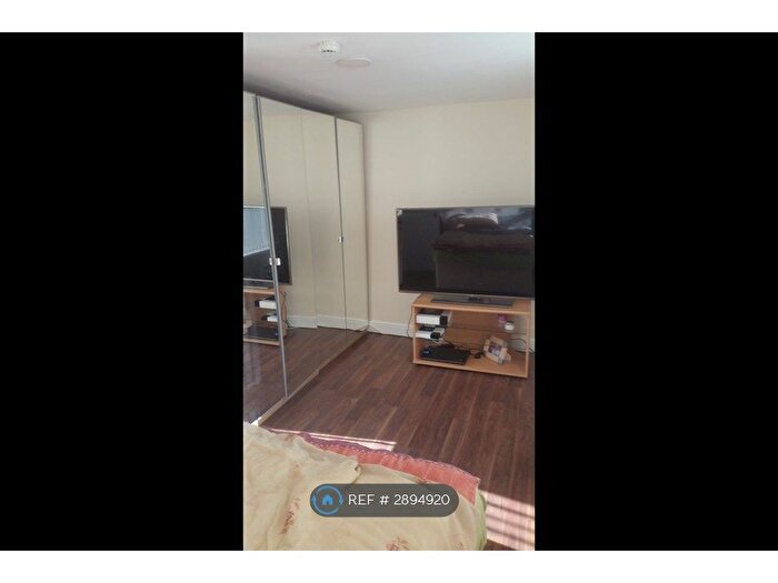 2 Bedroom Flat To Rent In Bedford Street Roath Furnished, Cardiff, CF24