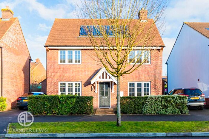 3 Bedroom Detached House For Sale In Ashfield Drive, Letchworth Garden City, SG6