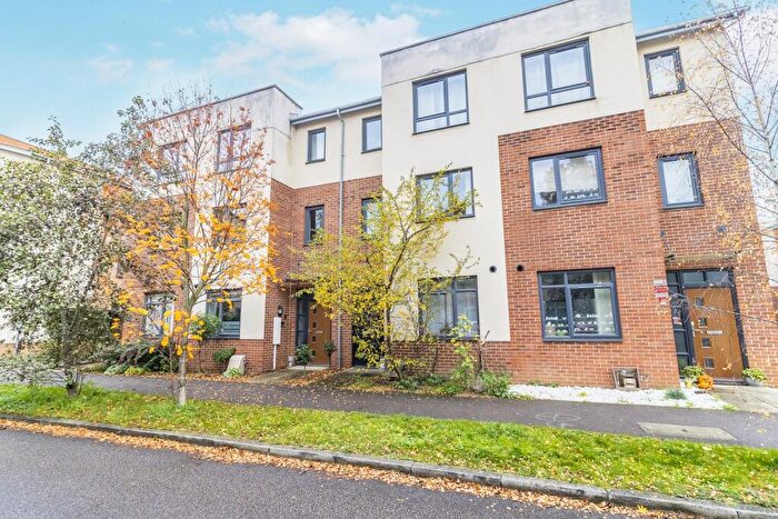 5 Bedroom Town House For Sale In Langham Way, Ashland, Milton Keynes, Buckinghamshire, MK6