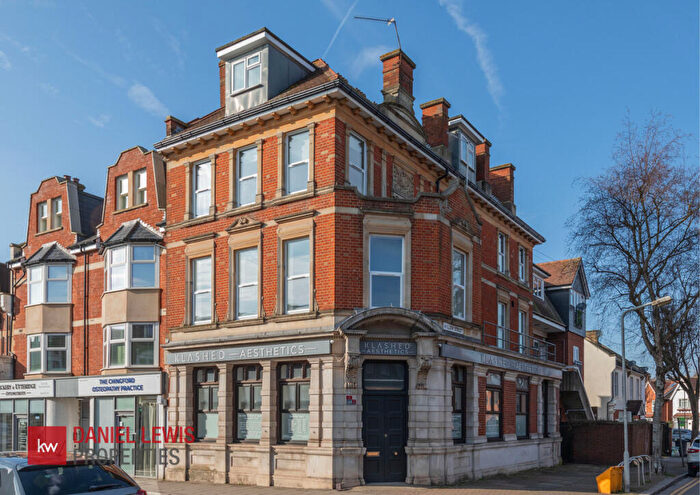 1 Bedroom Apartment To Rent In Station Road, Chingford, E4