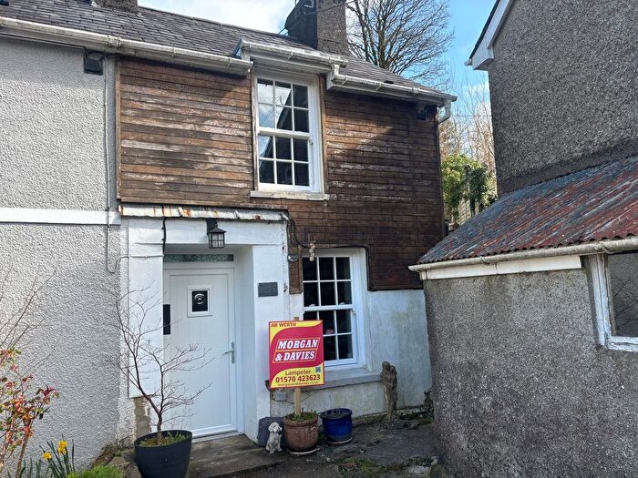 2 Bedroom Semi-detached House For Sale In Cwrtnewydd, Llanybydder, SA40