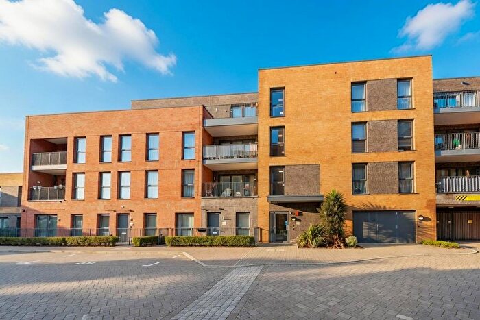 Studio For Sale In Chailey Place, Hayes, UB3