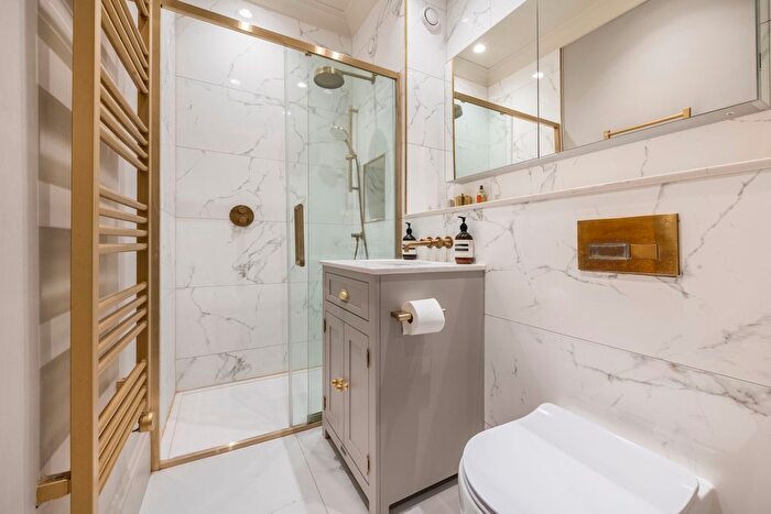 1 Bedroom Flat For Sale In Monmouth Street, Seven Dials, WC2H
