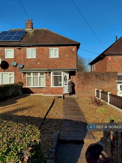 3 Bedroom Semi-Detached House To Rent In Rayleigh Way, Stoke-On-Trent, ST2