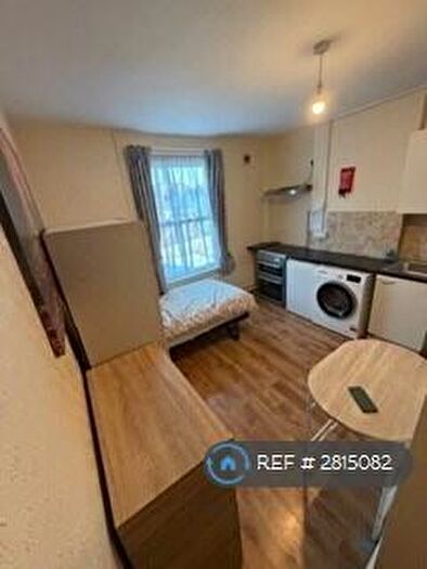 Studio To Rent In St. Pauls Road, London, N17