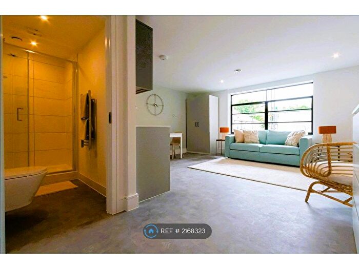 Studio To Rent In Nouveau House, Enfield, EN1