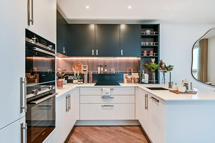 2 Bedroom Flat For Sale In Eden Grove, Southwark, Surrey, TW18