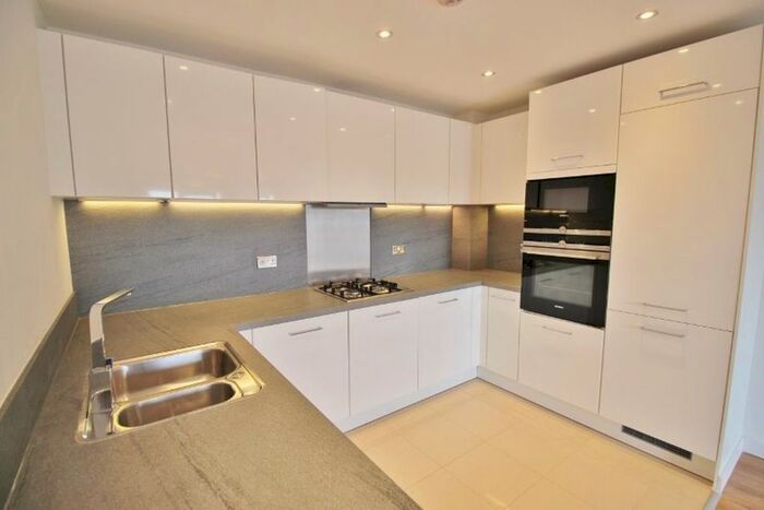 2 Bedroom Flat To Rent In Eden Road, Dunton Green, Sevenoaks TN14